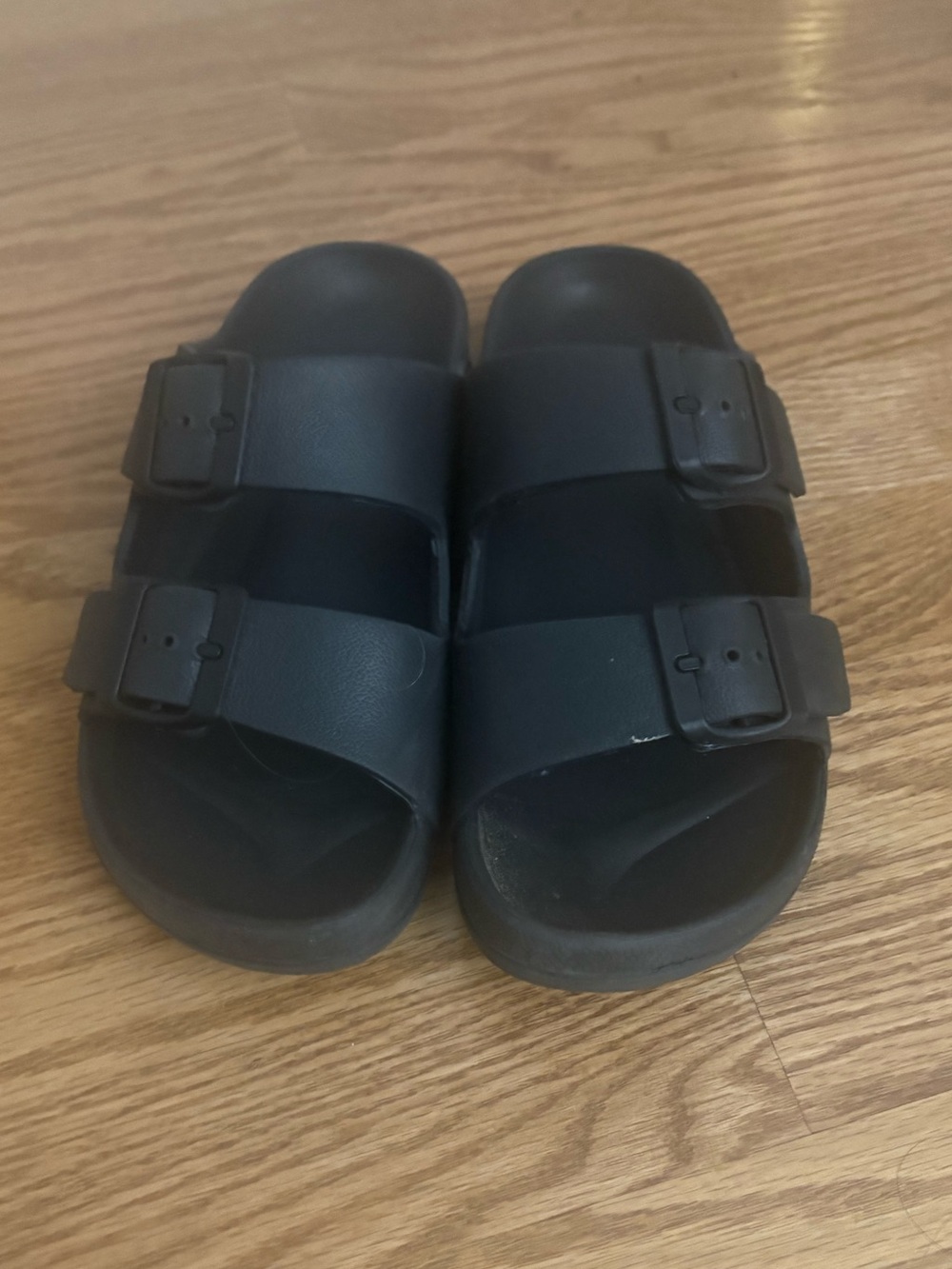 Sandals - Picture 2 of 6